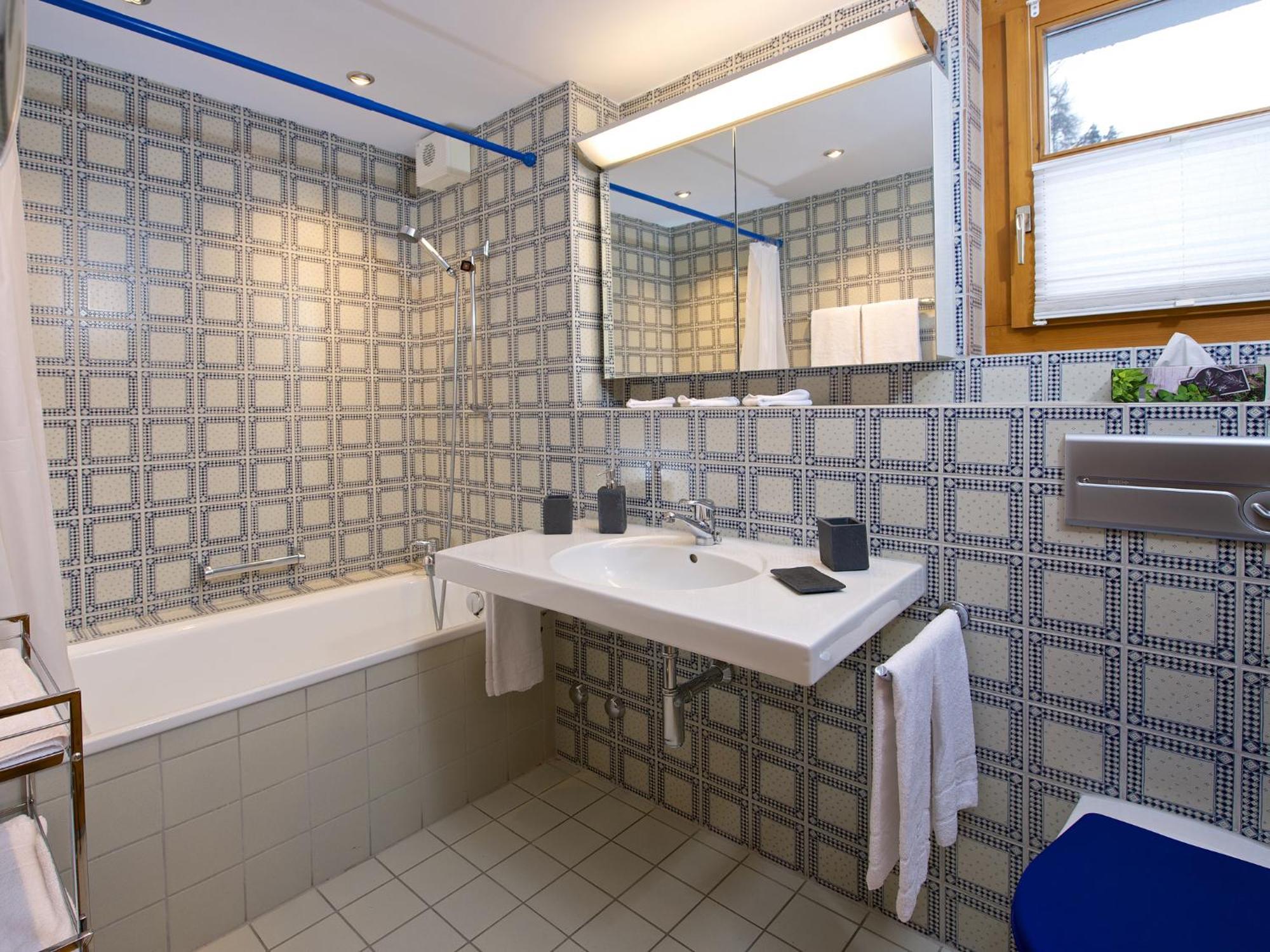 Schweizerhof Ferienwohnungen Lenzerheide 6 Bagian luar foto