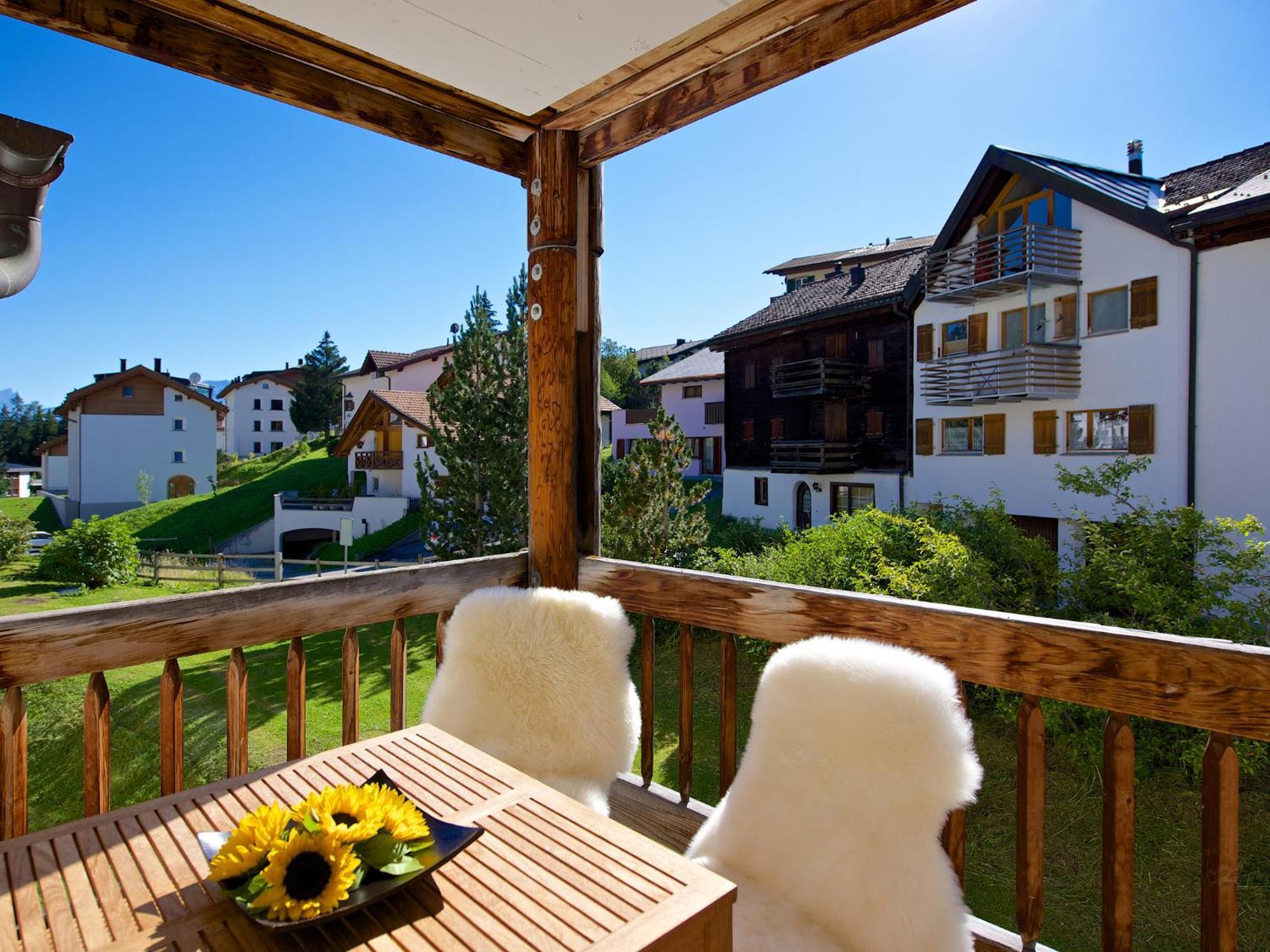 Schweizerhof Ferienwohnungen Lenzerheide 6 Ruang foto